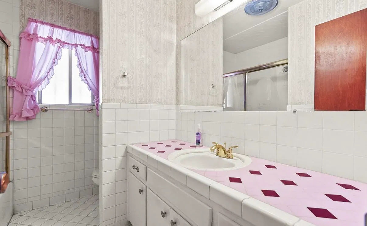 3 bed, 2110 sqft, $2,200 — Photo 4