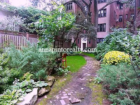 Sold by Anna Pinto Realty | media 21