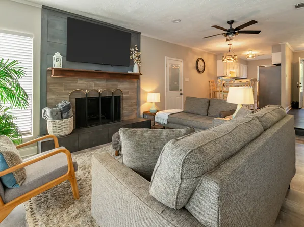 315 Leisure Lake Dr, Warner Robins, GA 31088