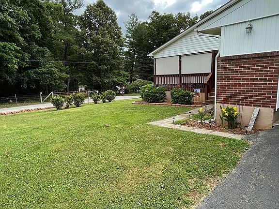 4th image of 233 Wolfe Ln