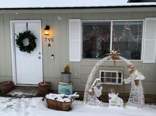 795 E Hurlburt Ave APT A, Hermiston, OR 97838