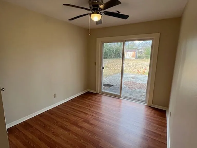 810 Woodlawn Ave — Photo 15