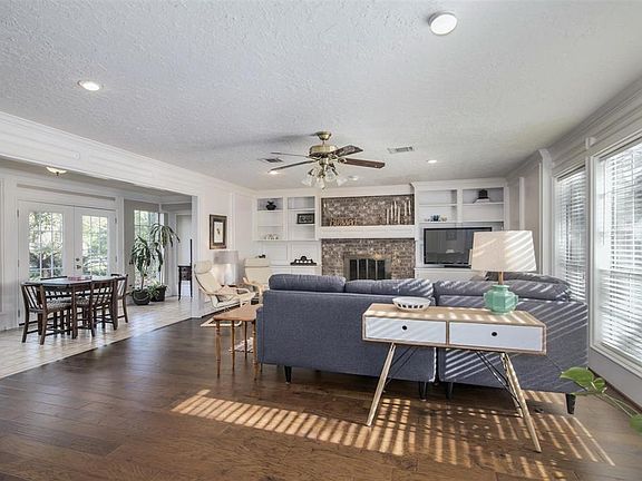 5th image of 2415 Fir Grove Dr