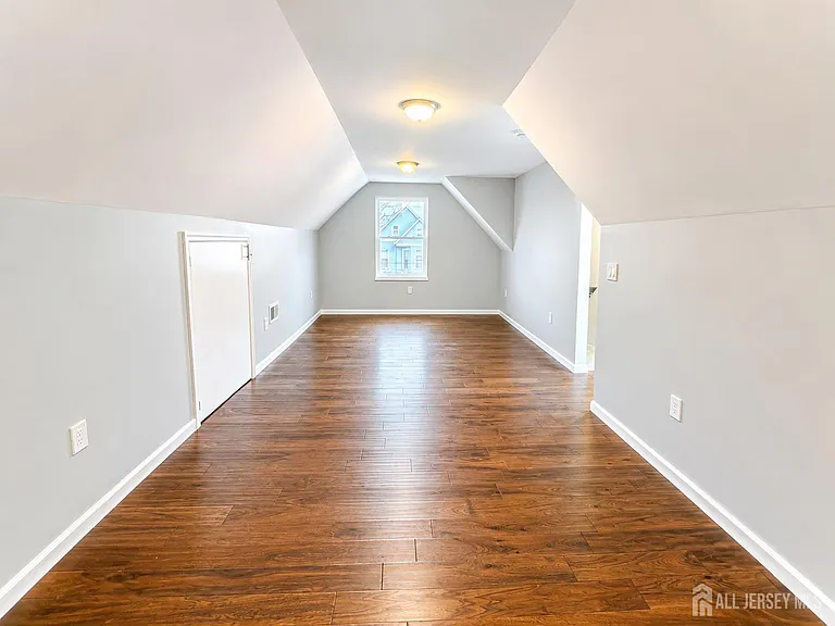 273 Oak St #2 — Photo 12