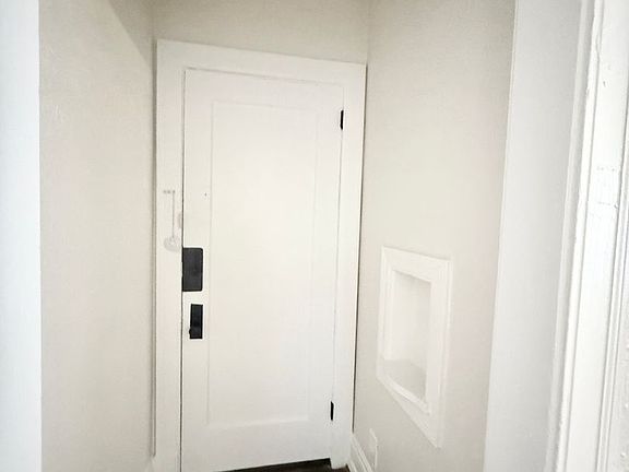 2nd image of 3920 Fannin St #F203