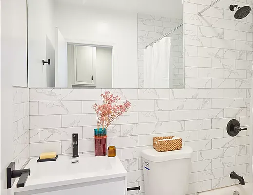 Rented by Compass | media 12