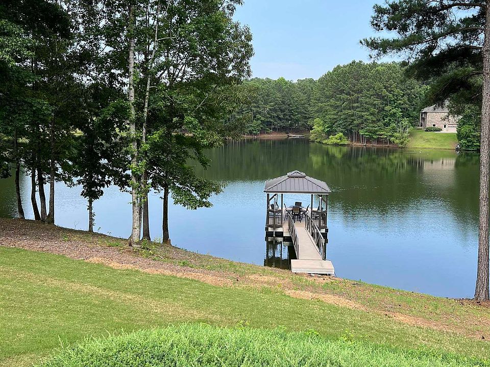 2nd image of 160 Stephana Cir