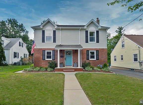 2nd image of 193 Mill St