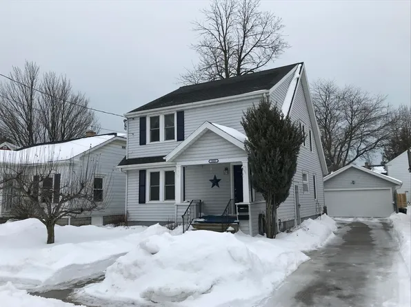 1825 28th St, Two Rivers, WI 54241