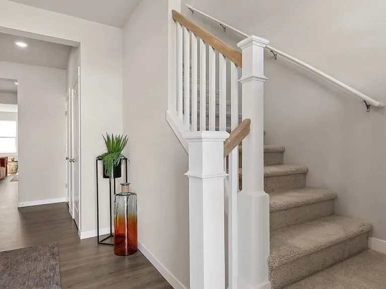 2415 N Leah Ln — Photo 2