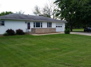 215 W North St, Somonauk, IL 60552