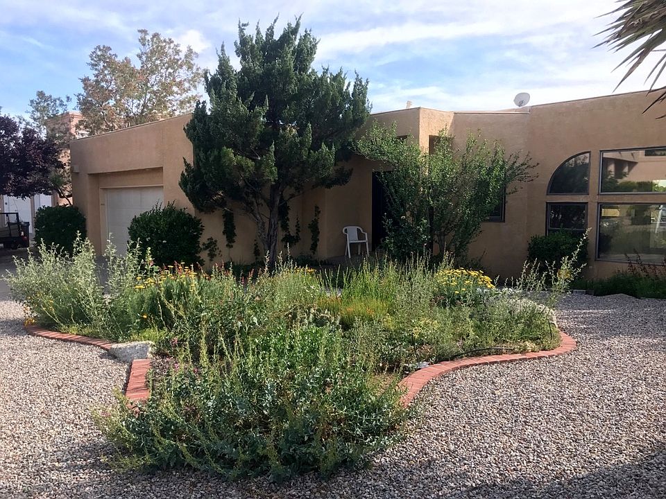 1st image of 915 Piedra Larga Pl NE