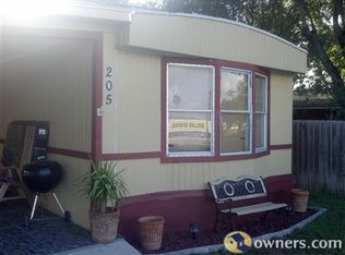 205 W White St, Combes, TX 78535