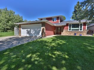 26 Butterfield Cres, Saint Albert, AB T8N 2W7