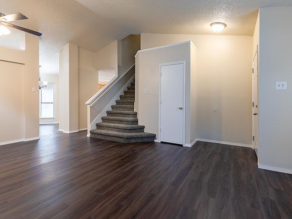 5th image of 2239 Turf Club Dr