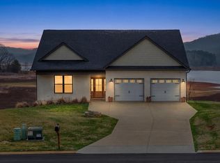 217 Masters Ln, Bean Station, TN 37708