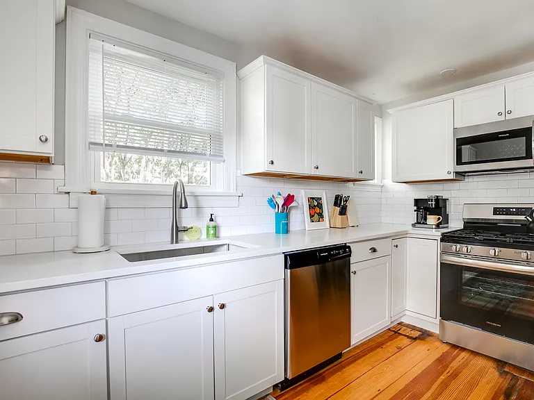 1312 Avondale Ave — Photo 35
