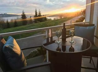 3629 Deercrest Dr #215, North Vancouver, BC