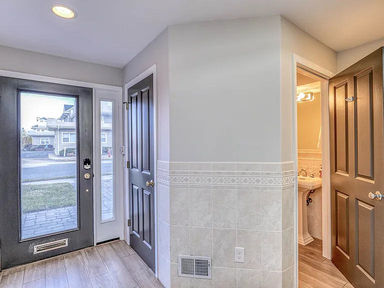9100 Atlantic Ave #1 — Photo 35