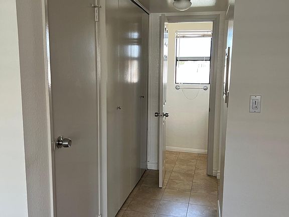 2nd image of 592 N Mar Vista Ave