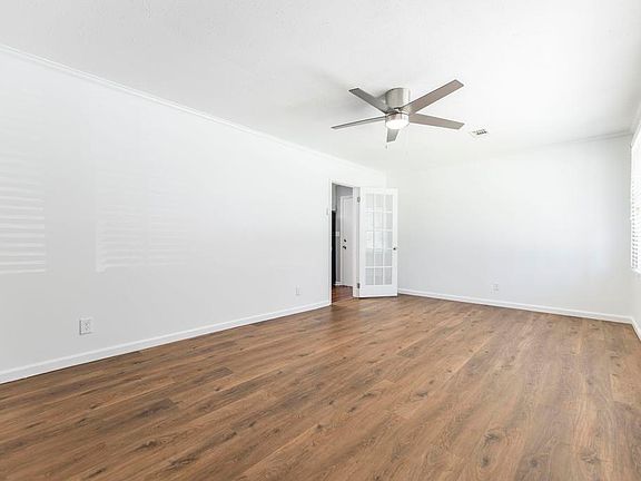 2nd image of 410 Thomson Rd