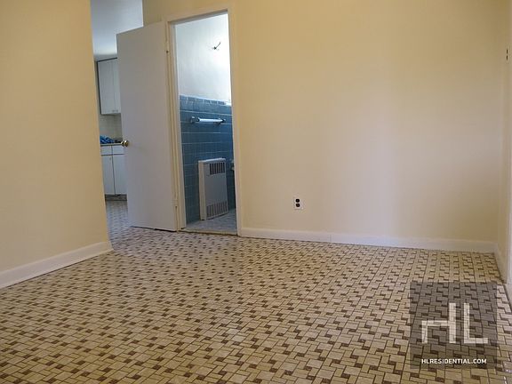 5th image of 1432 27th Ave APT 1