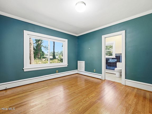 35th image of 1108 Summit Avenue