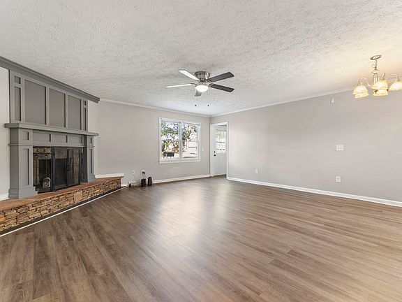 5th image of 304 Brentwood Way