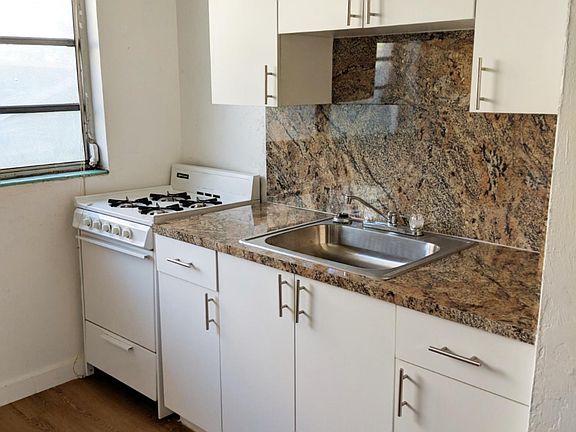 5th image of 725 Lenox Ave APT 2