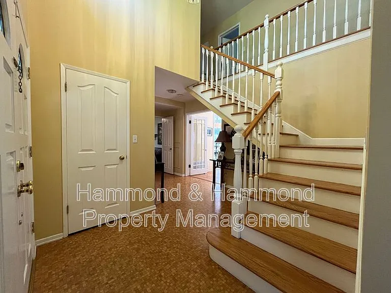 8422 Fable Ave — Photo 6