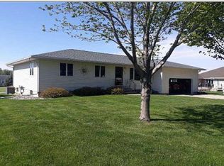 505 Mueller St, Holstein, IA 51025