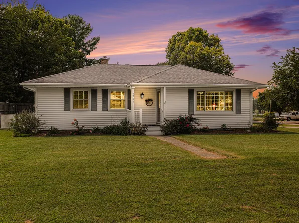 7785 Henry Ave, Jenison, MI 49428