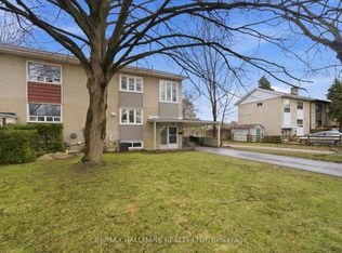 28 Langbourne Pl, Toronto, ON M3B1A9