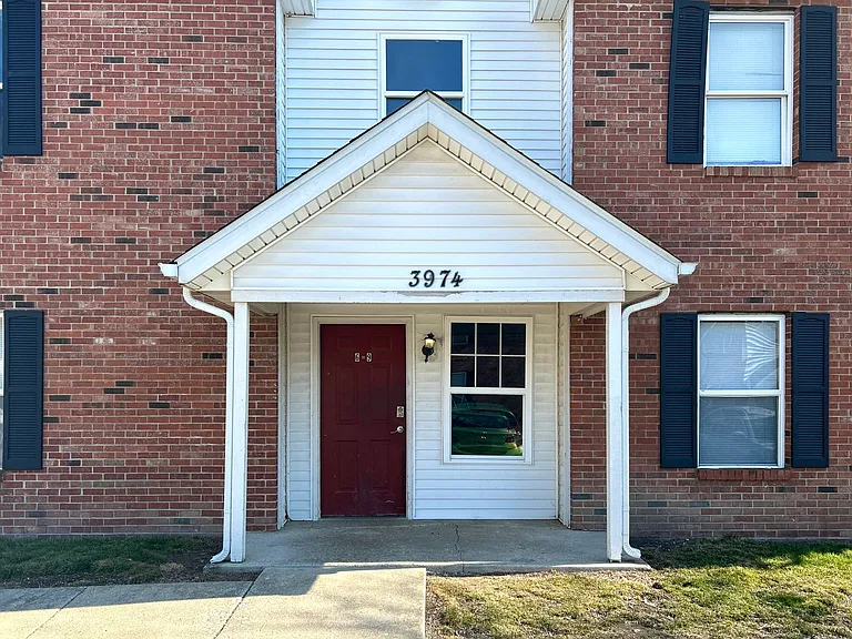 3974 Amelia Ave — Photo 1