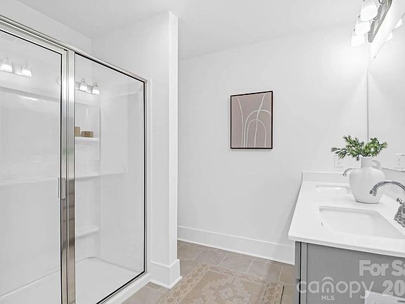 5th image of 2326 Jons Creek Ln