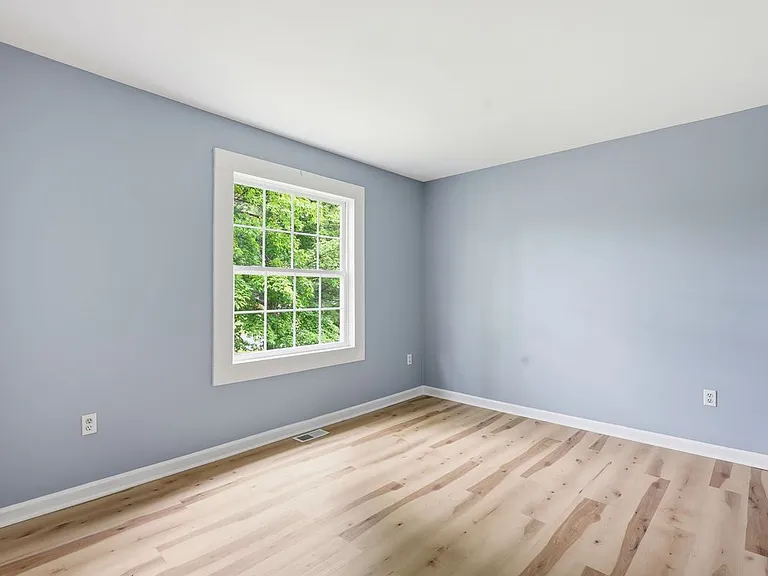 11259 Edgewood Dr — Photo 3