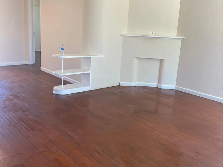 4188 Chamoune Ave — Photo 6