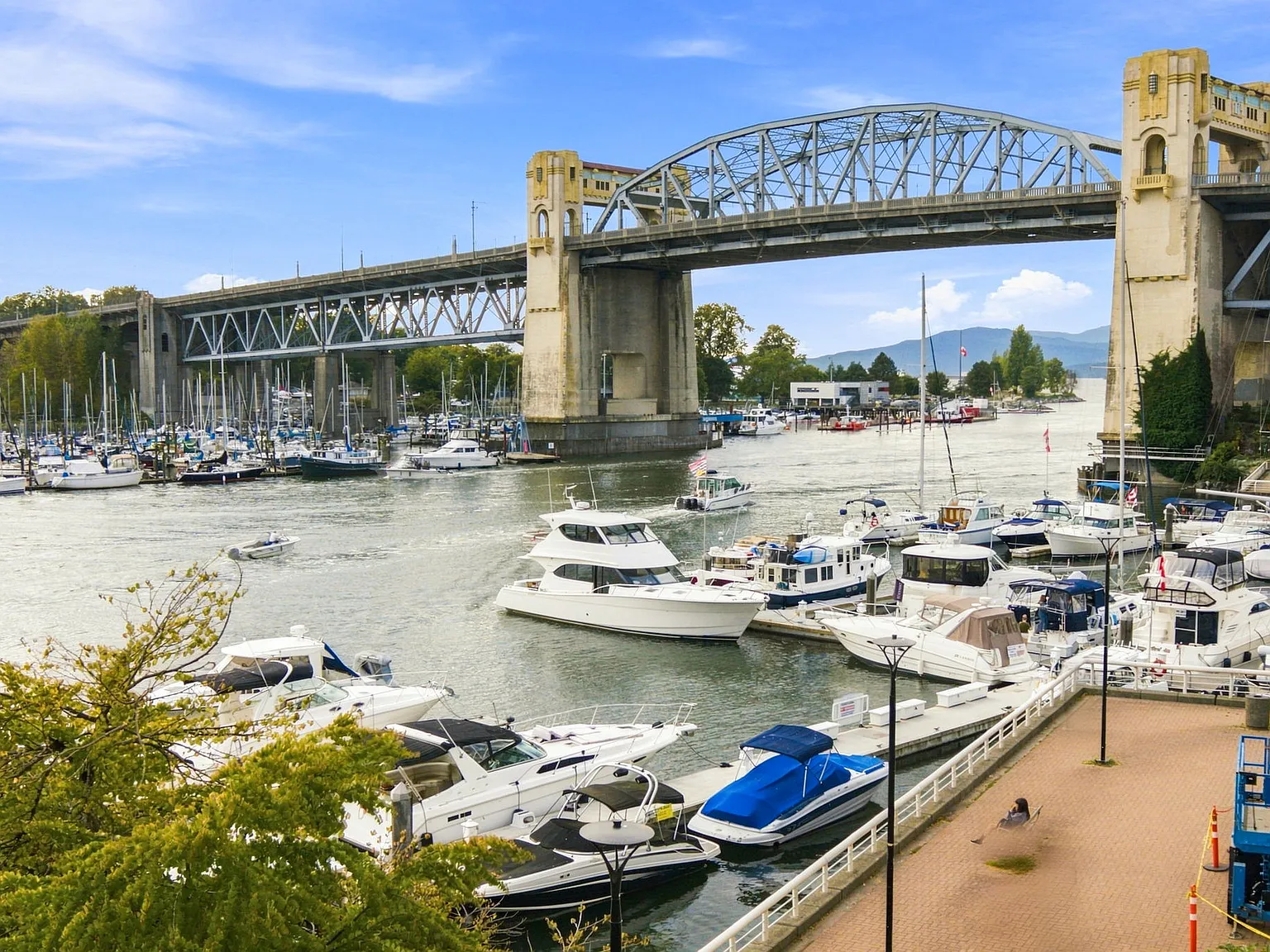 1 bed, 787 sqft, $4,900 — Photo 3