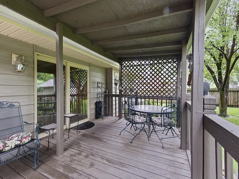 1715 N Stony Point — Photo 25