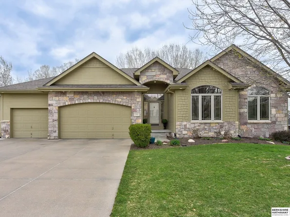 231 S 200th St, Elkhorn, NE 68022