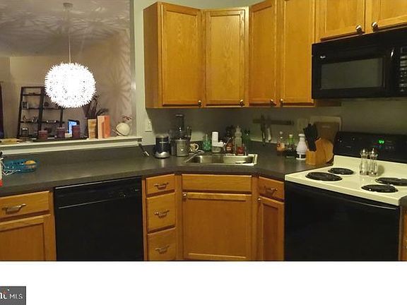 3rd image of 248 Roosevelt Ave