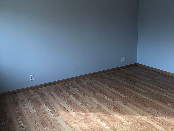 4th image of 142 Joseph Dr #1