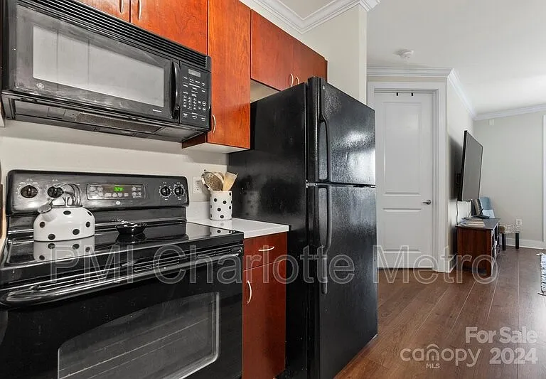 1101 W 1st St #311 — Photo 5