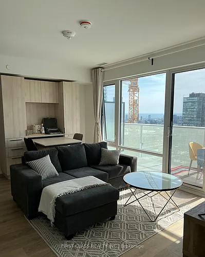 501 Yonge St #4102 Photo 1