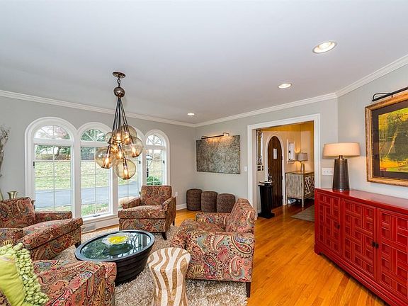 5th image of 801 Paddington Dr
