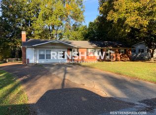 212 N Poplar St, Dyer, TN 38330