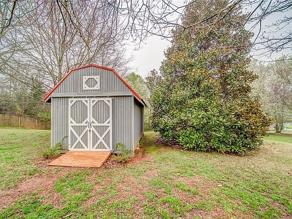 5th image of 211 Cherokee Springs Way