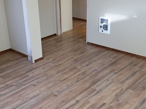 5th image of 610 N 1st St
