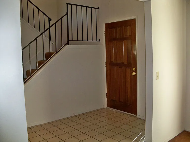 2124 Sunny Oak Ct — Photo 2