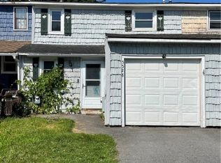 5528 Trastevere Rd, Clay, NY 13041